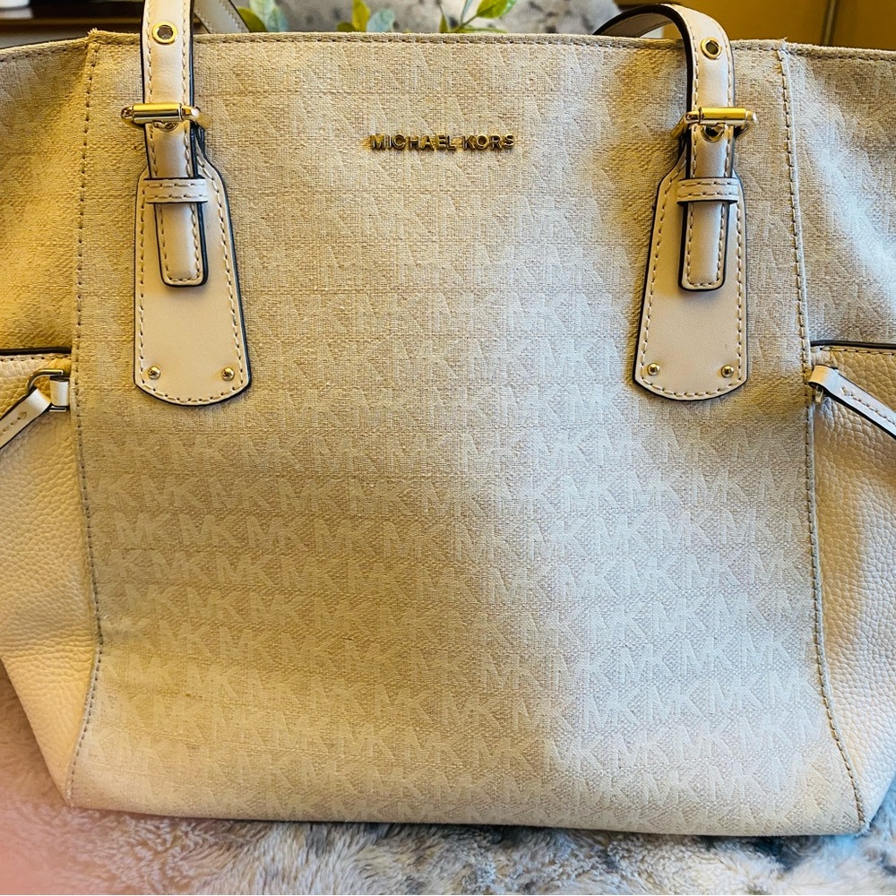 MK Leather Crossbody Natural/Cream. #30T9LV6T4J One size